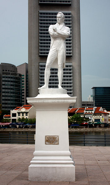 Sir stamford raffles statue singapore, Image Credit - WolfgangSladkowski,   CC BY 3.0 via Wikipedia Commons