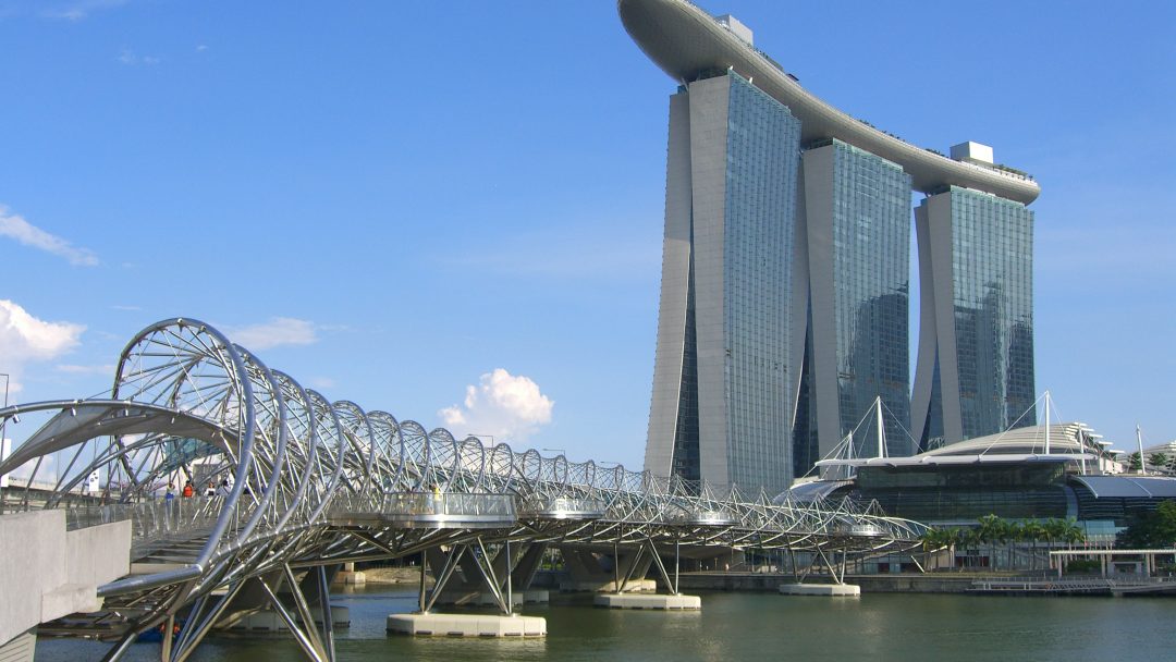 :The Helix Bridge and Marina Bay Sands Hotel,