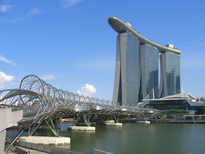 :The Helix Bridge and Marina Bay Sands Hotel,